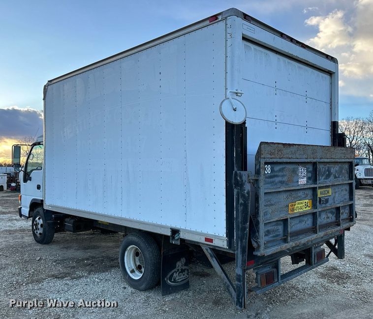 image for item OM9878 2005 Isuzu NPR box truck