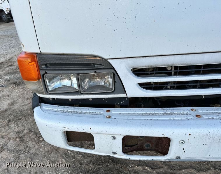 image for item OM9878 2005 Isuzu NPR box truck