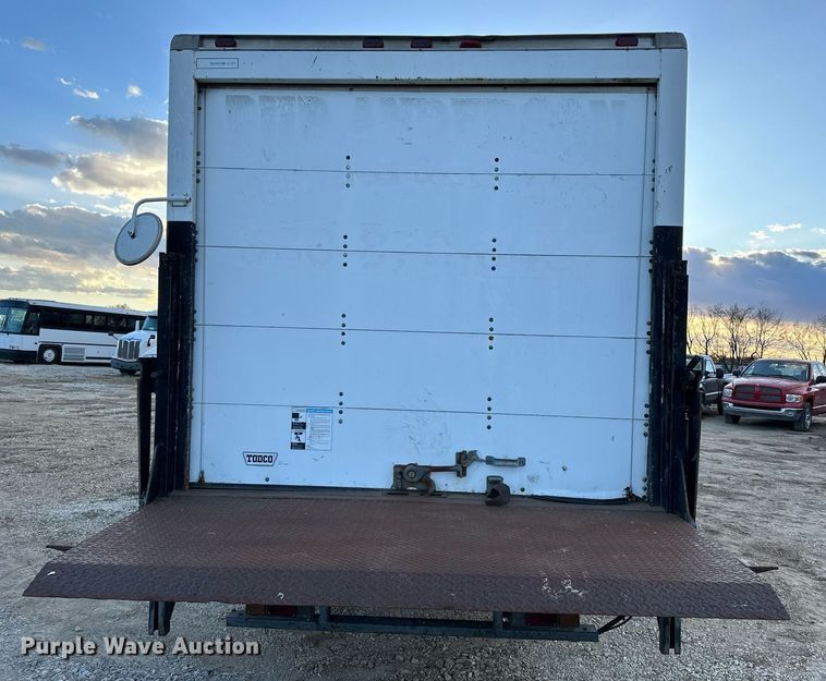 image for item OM9878 2005 Isuzu NPR box truck