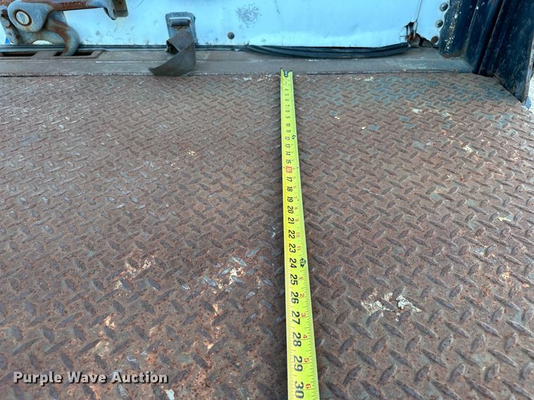 image for item OM9878 2005 Isuzu NPR box truck