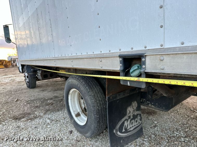 image for item OM9878 2005 Isuzu NPR box truck