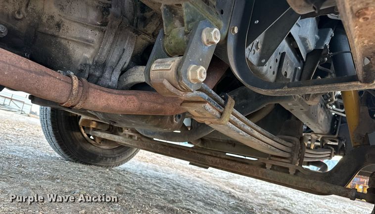 image for item OM9878 2005 Isuzu NPR box truck