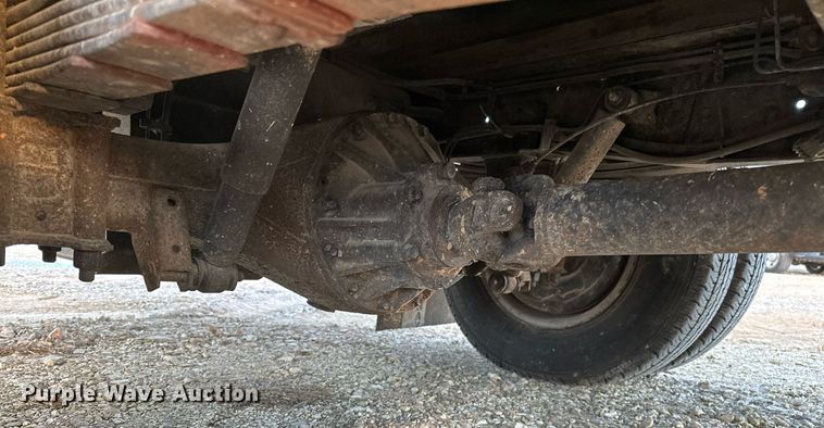 image for item OM9878 2005 Isuzu NPR box truck