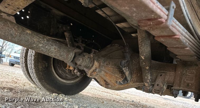 image for item OM9878 2005 Isuzu NPR box truck