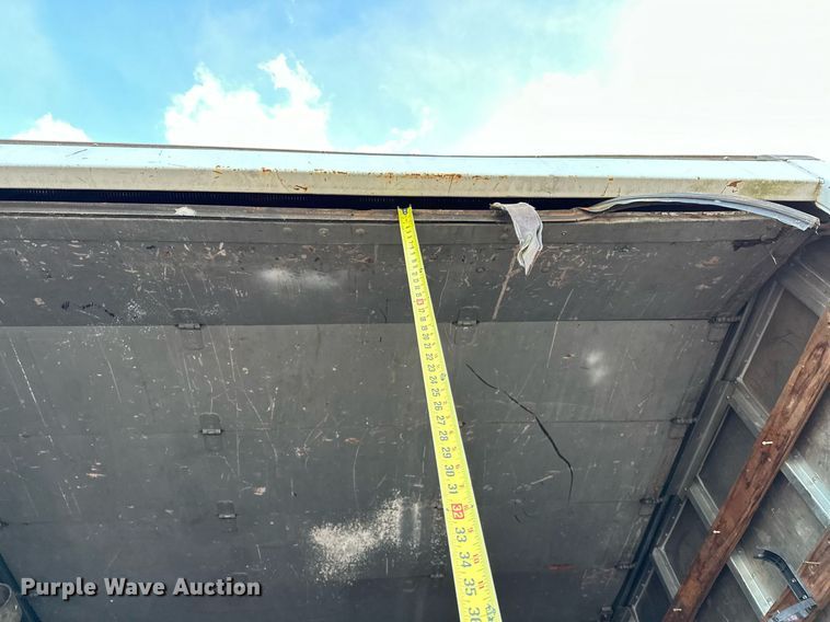 image for item OM9878 2005 Isuzu NPR box truck