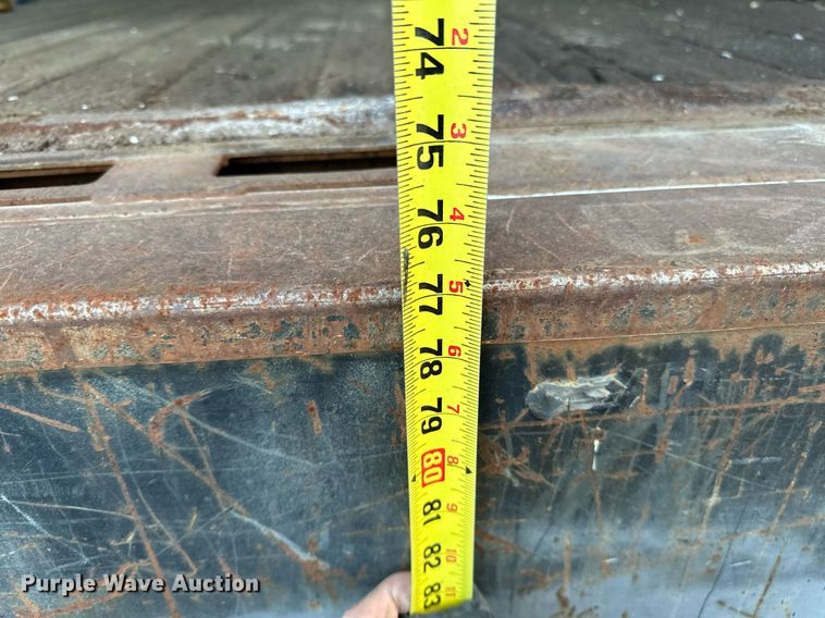 image for item OM9878 2005 Isuzu NPR box truck