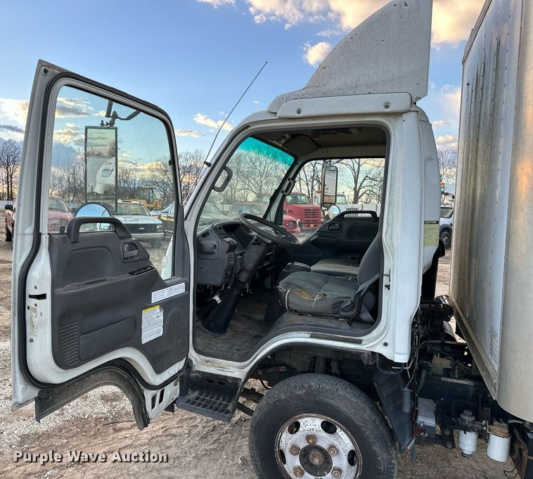 image for item OM9878 2005 Isuzu NPR box truck