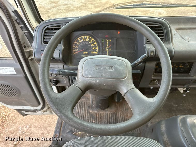 image for item OM9878 2005 Isuzu NPR box truck