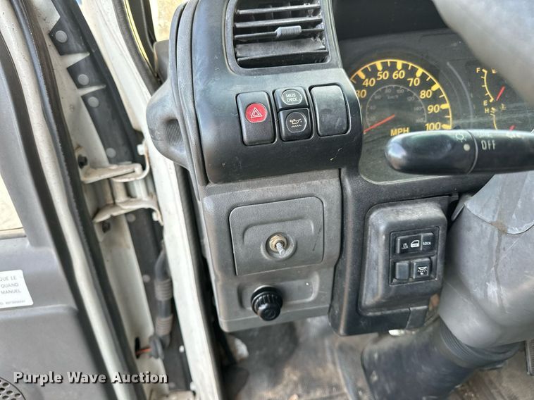 image for item OM9878 2005 Isuzu NPR box truck