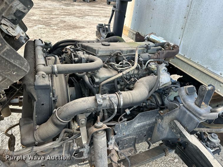 image for item OM9878 2005 Isuzu NPR box truck