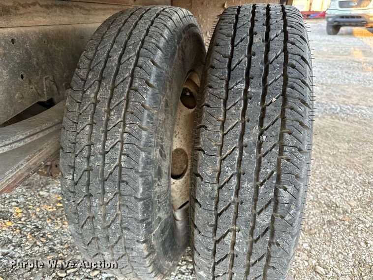 image for item OM9878 2005 Isuzu NPR box truck