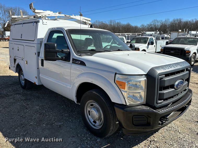 image for item OM9880 2013 Ford F350 Super Duty XL utility bed pickup truck