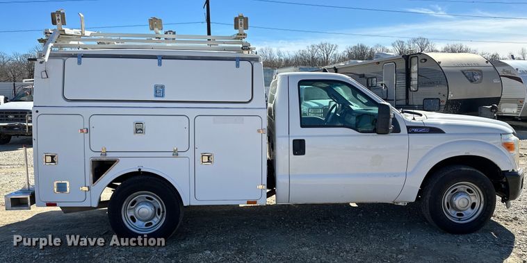 image for item OM9880 2013 Ford F350 Super Duty XL utility bed pickup truck