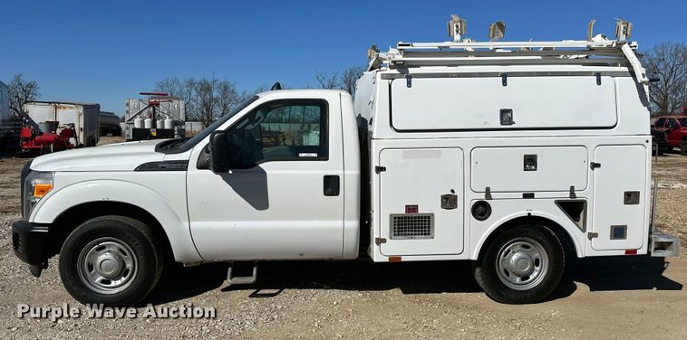 image for item OM9880 2013 Ford F350 Super Duty XL utility bed pickup truck