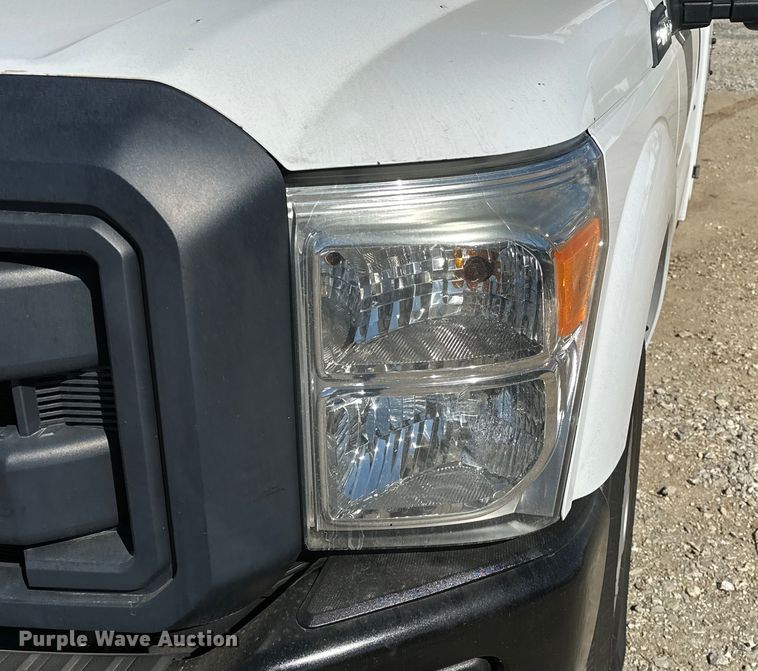 image for item OM9880 2013 Ford F350 Super Duty XL utility bed pickup truck