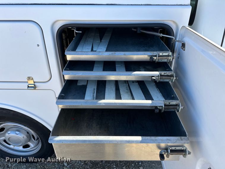 image for item OM9880 2013 Ford F350 Super Duty XL utility bed pickup truck