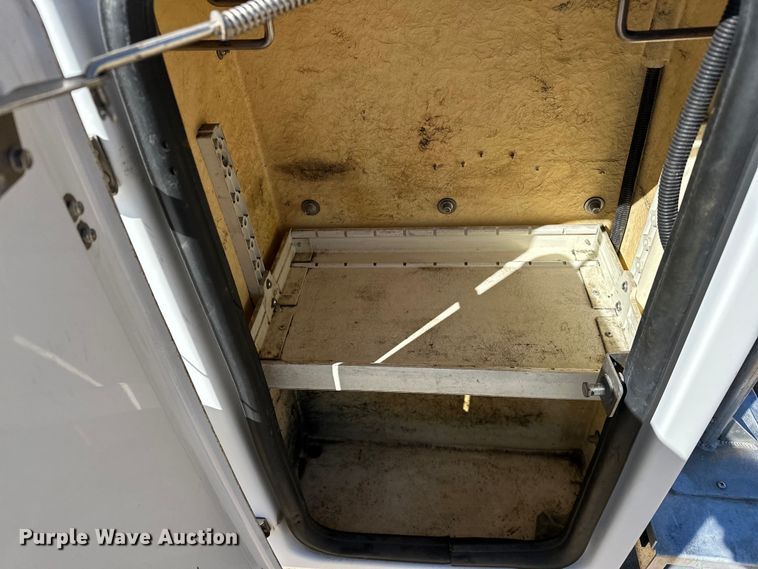 image for item OM9880 2013 Ford F350 Super Duty XL utility bed pickup truck