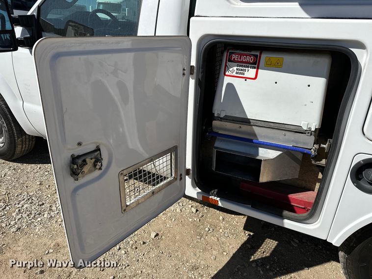 image for item OM9880 2013 Ford F350 Super Duty XL utility bed pickup truck