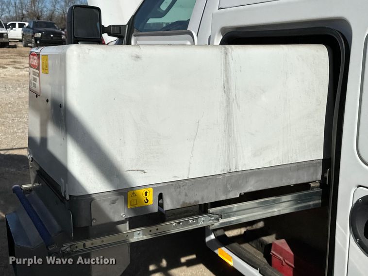 image for item OM9880 2013 Ford F350 Super Duty XL utility bed pickup truck