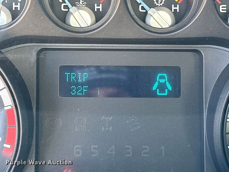 image for item OM9880 2013 Ford F350 Super Duty XL utility bed pickup truck