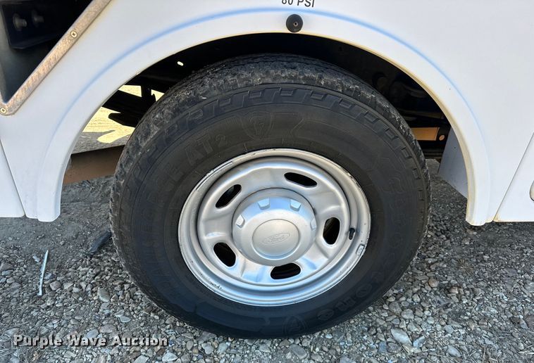 image for item OM9880 2013 Ford F350 Super Duty XL utility bed pickup truck