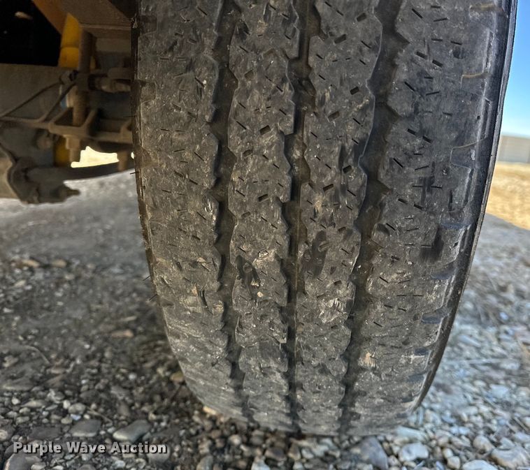 image for item OM9880 2013 Ford F350 Super Duty XL utility bed pickup truck