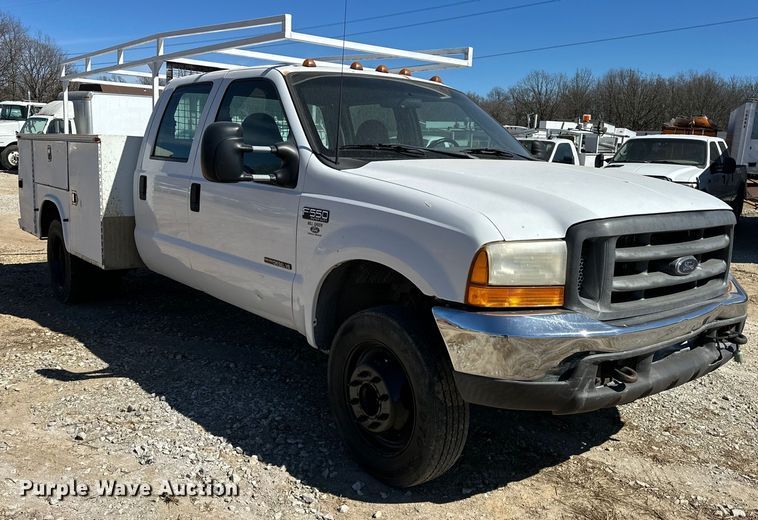 image for item OM9881 1999 Ford F550 Super Duty Crew Cab utility / service truck