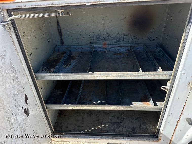 image for item OM9881 1999 Ford F550 Super Duty Crew Cab utility / service truck