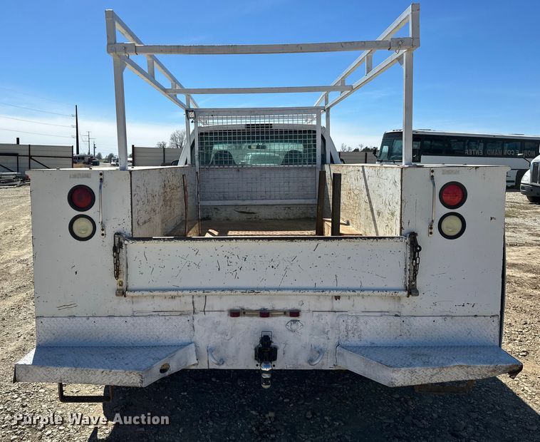 image for item OM9881 1999 Ford F550 Super Duty Crew Cab utility / service truck