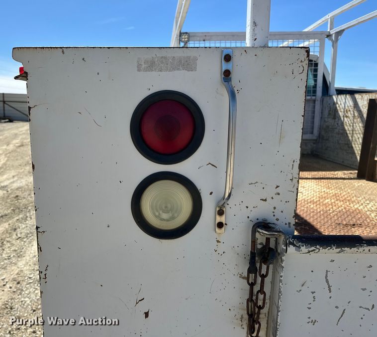 image for item OM9881 1999 Ford F550 Super Duty Crew Cab utility / service truck