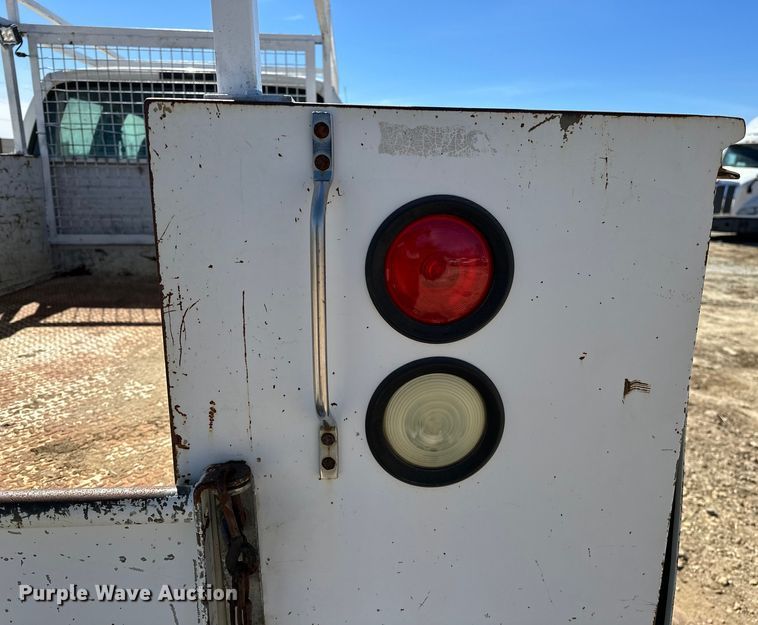 image for item OM9881 1999 Ford F550 Super Duty Crew Cab utility / service truck