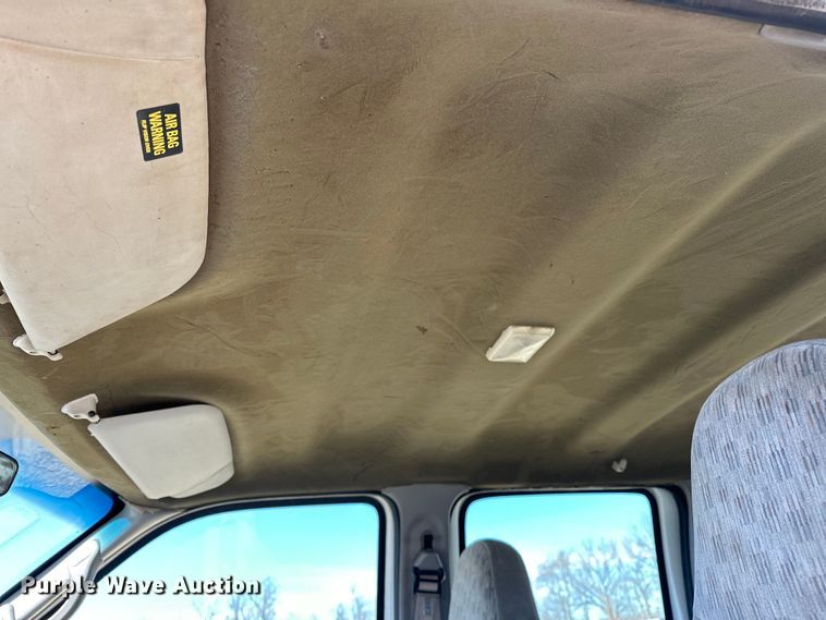 image for item OM9881 1999 Ford F550 Super Duty Crew Cab utility / service truck