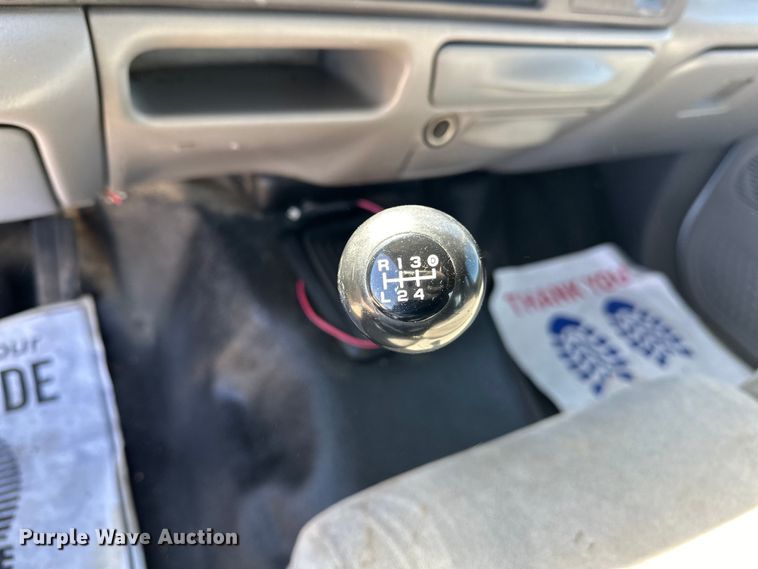 image for item OM9881 1999 Ford F550 Super Duty Crew Cab utility / service truck