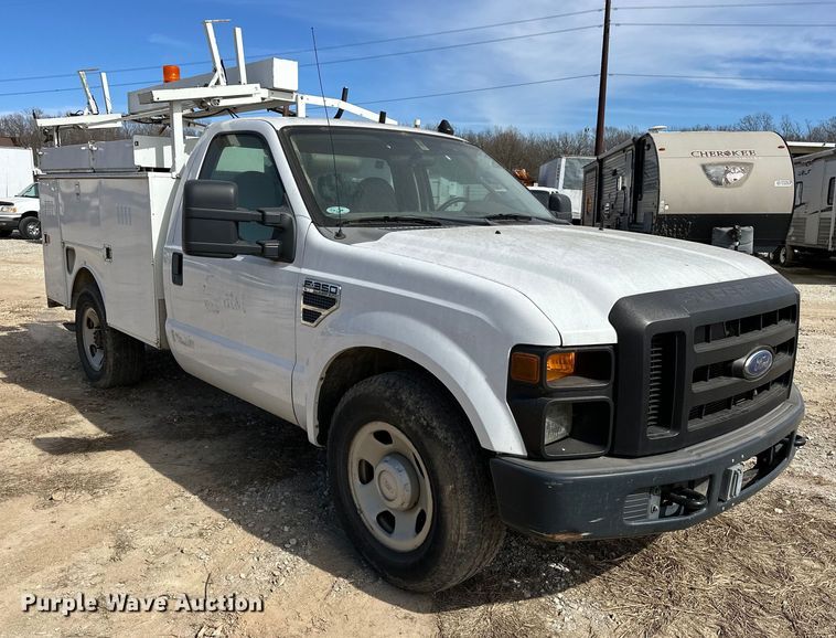 image for item OM9883 2008 Ford  F350 Super Duty XL utility bed pickup truck