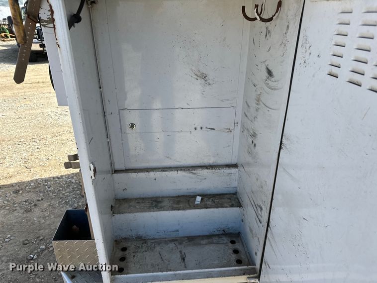 image for item OM9883 2008 Ford  F350 Super Duty XL utility bed pickup truck