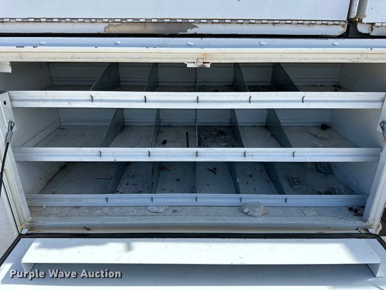 image for item OM9883 2008 Ford  F350 Super Duty XL utility bed pickup truck