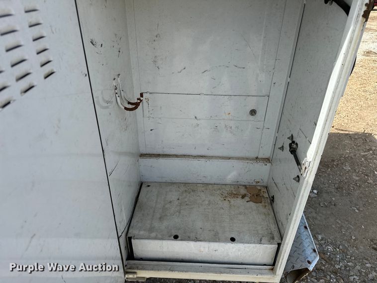 image for item OM9883 2008 Ford  F350 Super Duty XL utility bed pickup truck