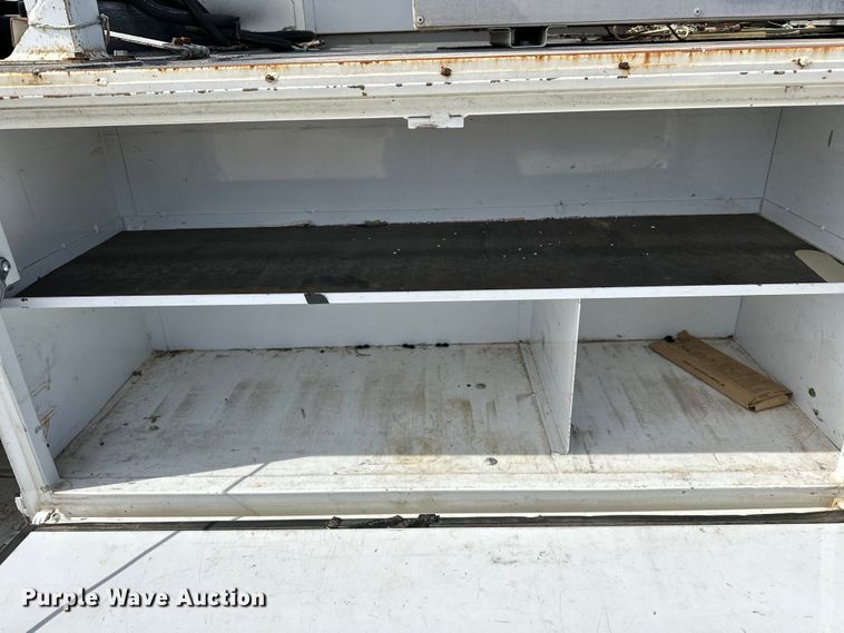 image for item OM9883 2008 Ford  F350 Super Duty XL utility bed pickup truck