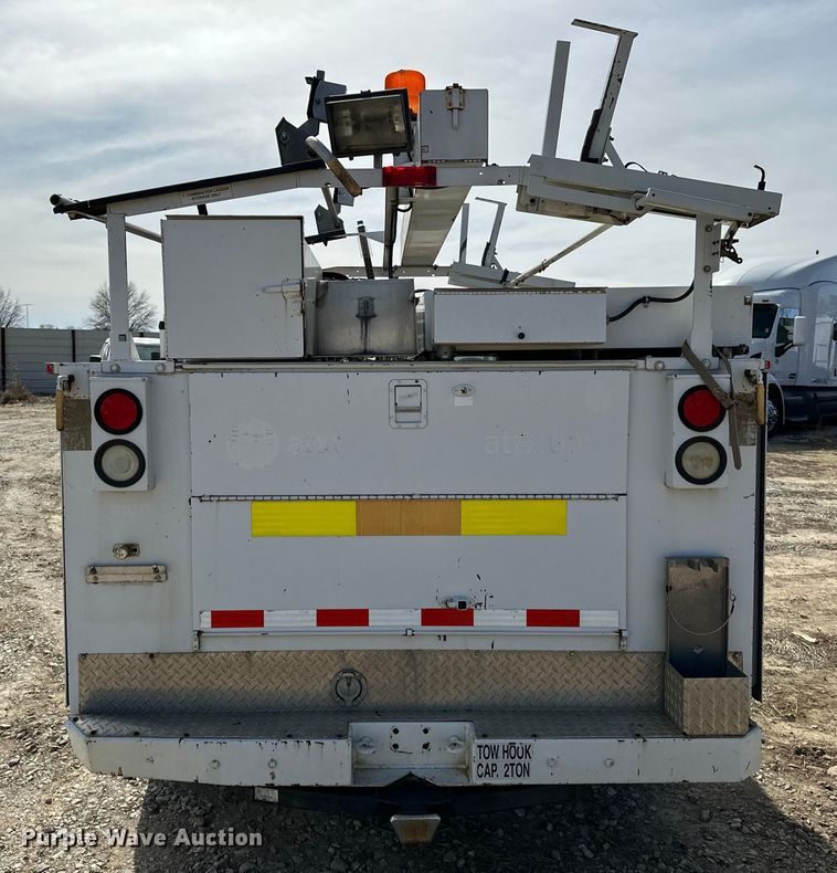 image for item OM9883 2008 Ford  F350 Super Duty XL utility bed pickup truck