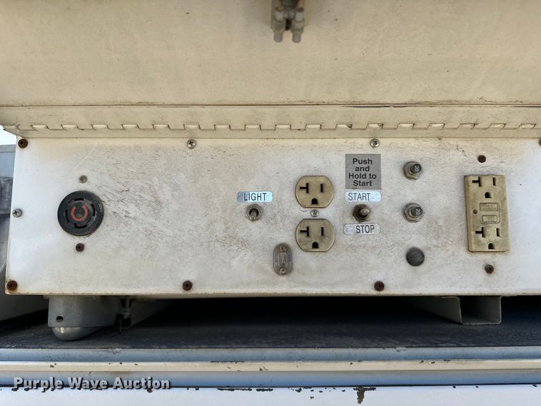 image for item OM9883 2008 Ford  F350 Super Duty XL utility bed pickup truck