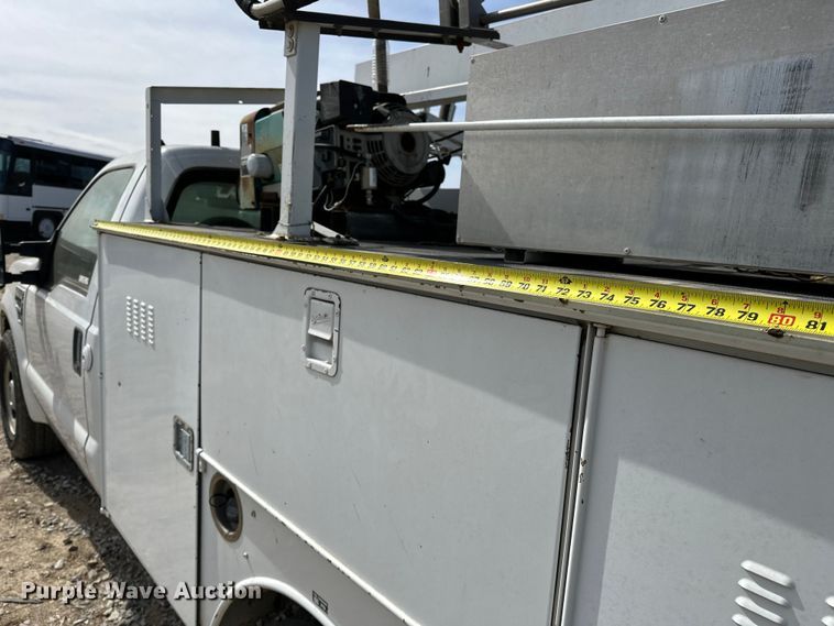 image for item OM9883 2008 Ford  F350 Super Duty XL utility bed pickup truck