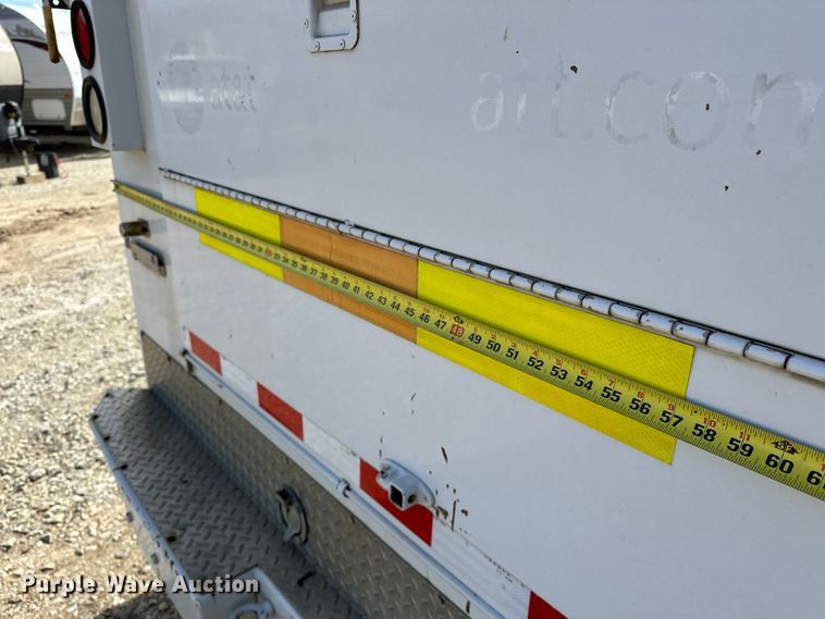 image for item OM9883 2008 Ford  F350 Super Duty XL utility bed pickup truck