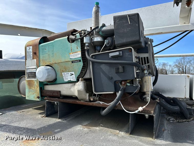 image for item OM9883 2008 Ford  F350 Super Duty XL utility bed pickup truck