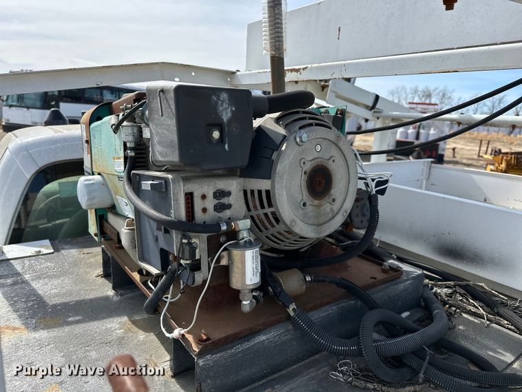 image for item OM9883 2008 Ford  F350 Super Duty XL utility bed pickup truck