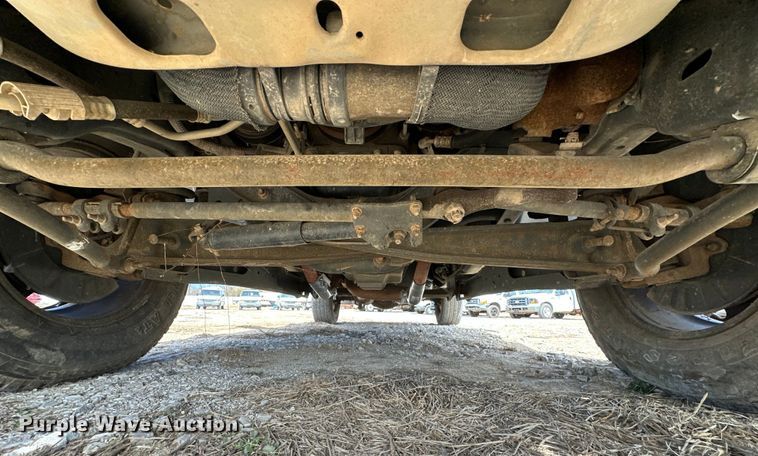 image for item OM9883 2008 Ford  F350 Super Duty XL utility bed pickup truck