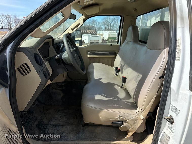 image for item OM9883 2008 Ford  F350 Super Duty XL utility bed pickup truck