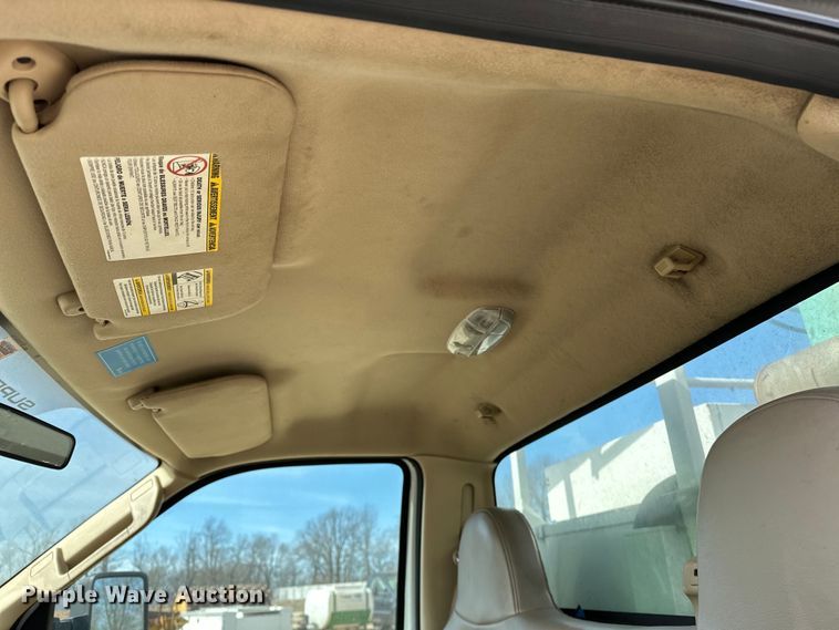 image for item OM9883 2008 Ford  F350 Super Duty XL utility bed pickup truck