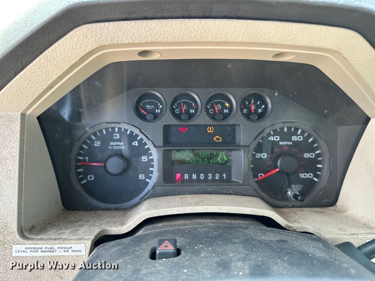 image for item OM9883 2008 Ford  F350 Super Duty XL utility bed pickup truck