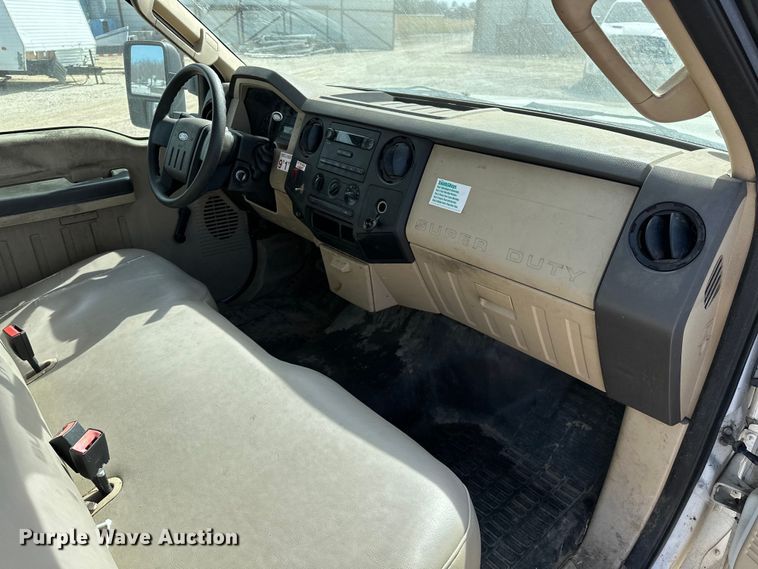 image for item OM9883 2008 Ford  F350 Super Duty XL utility bed pickup truck