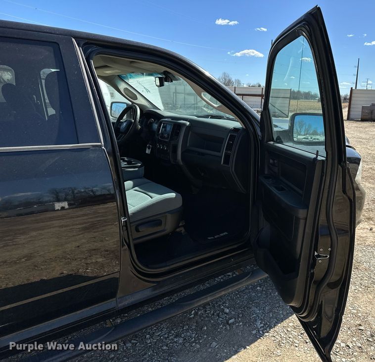 image for item OM9887 2013 Dodge Ram 1500 Quad Cab pickup truck